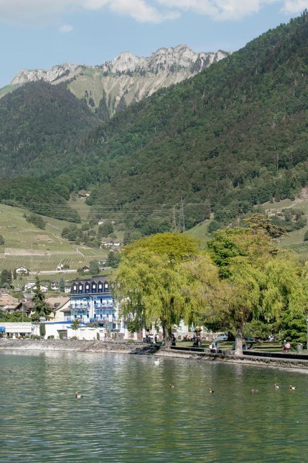 Hotel Du Port Villeneuve Exterior photo
