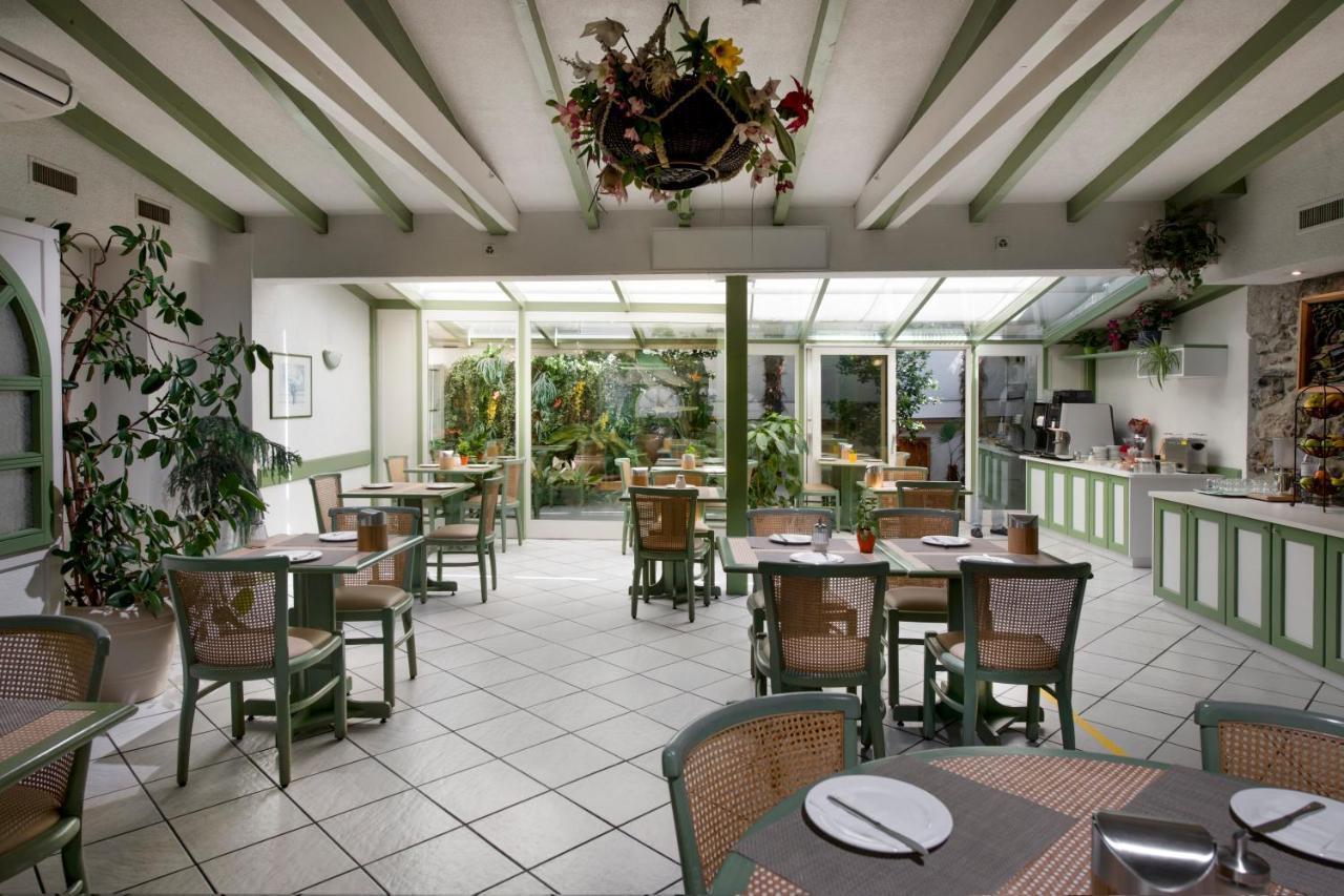 Hotel Du Port Villeneuve Exterior photo