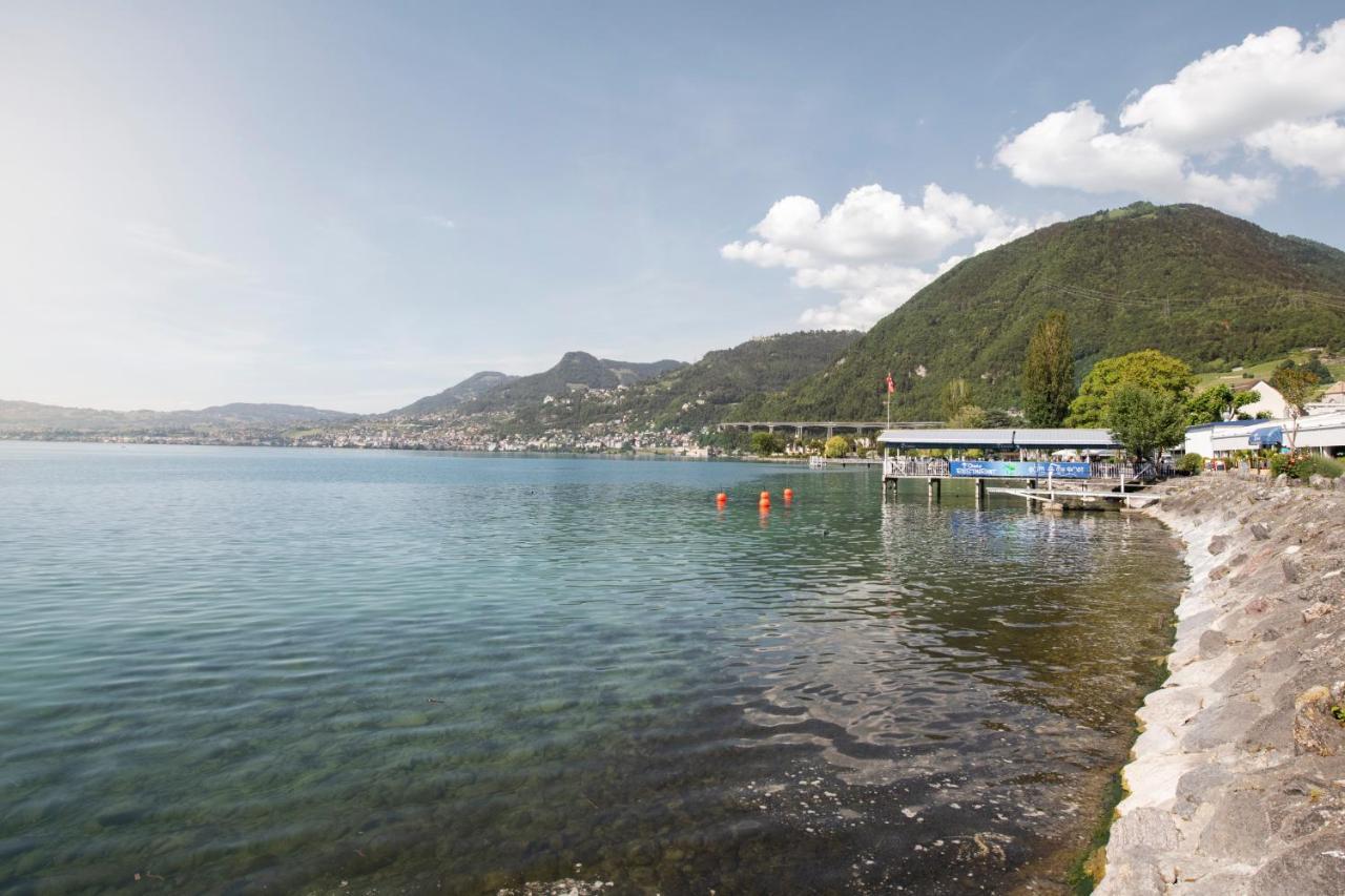 Hotel Du Port Villeneuve Exterior photo