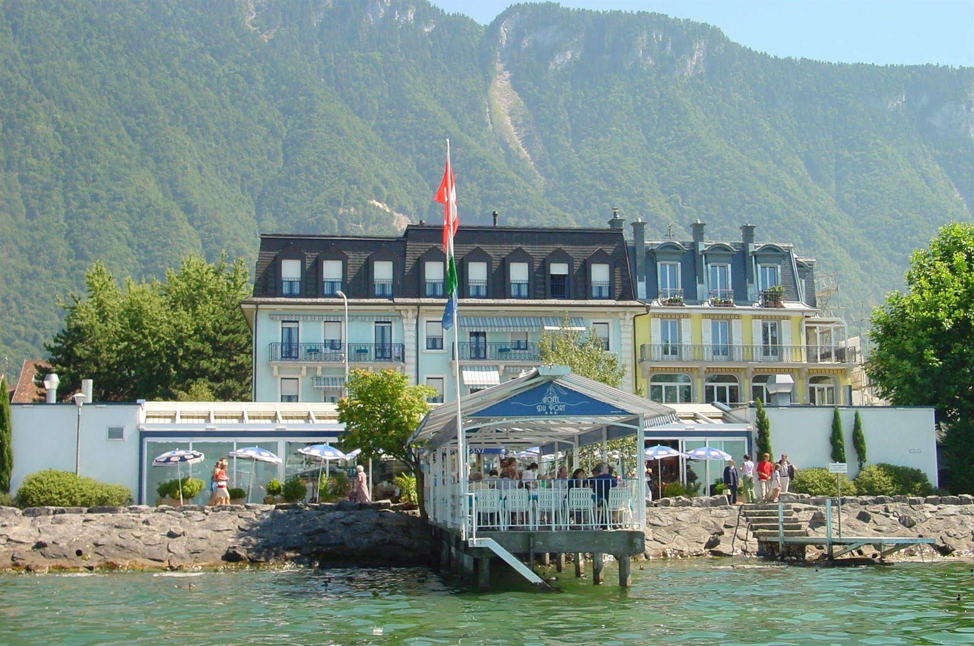 Hotel Du Port Villeneuve Exterior photo